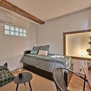 La Bulle - Parking Gratuit En Souterrain - 2 Mins Du Palais Des Papes - Clim Ac - Wifi Avignon